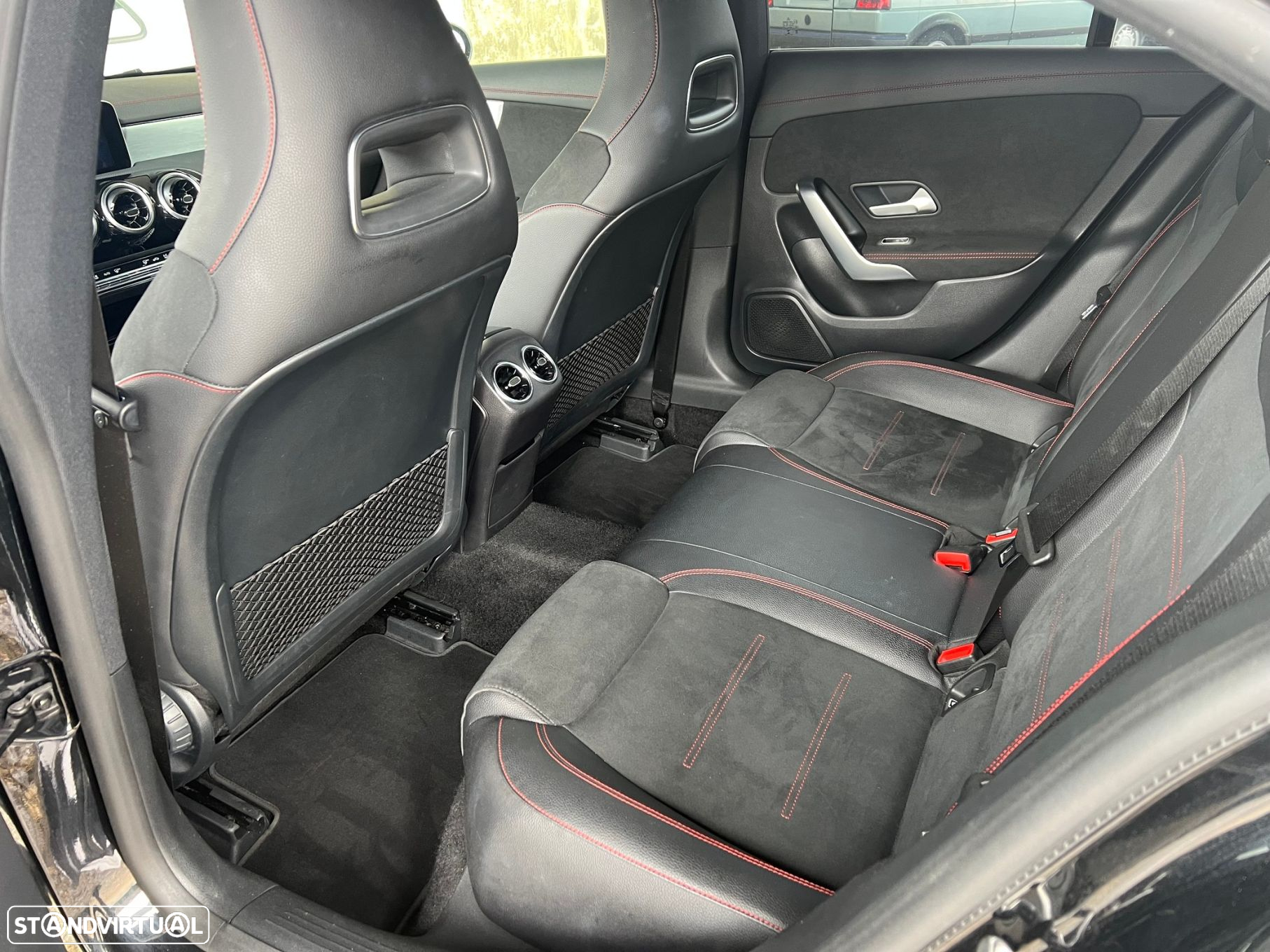 Mercedes-Benz CLA 180 d 7G-DCT AMG Line - 14