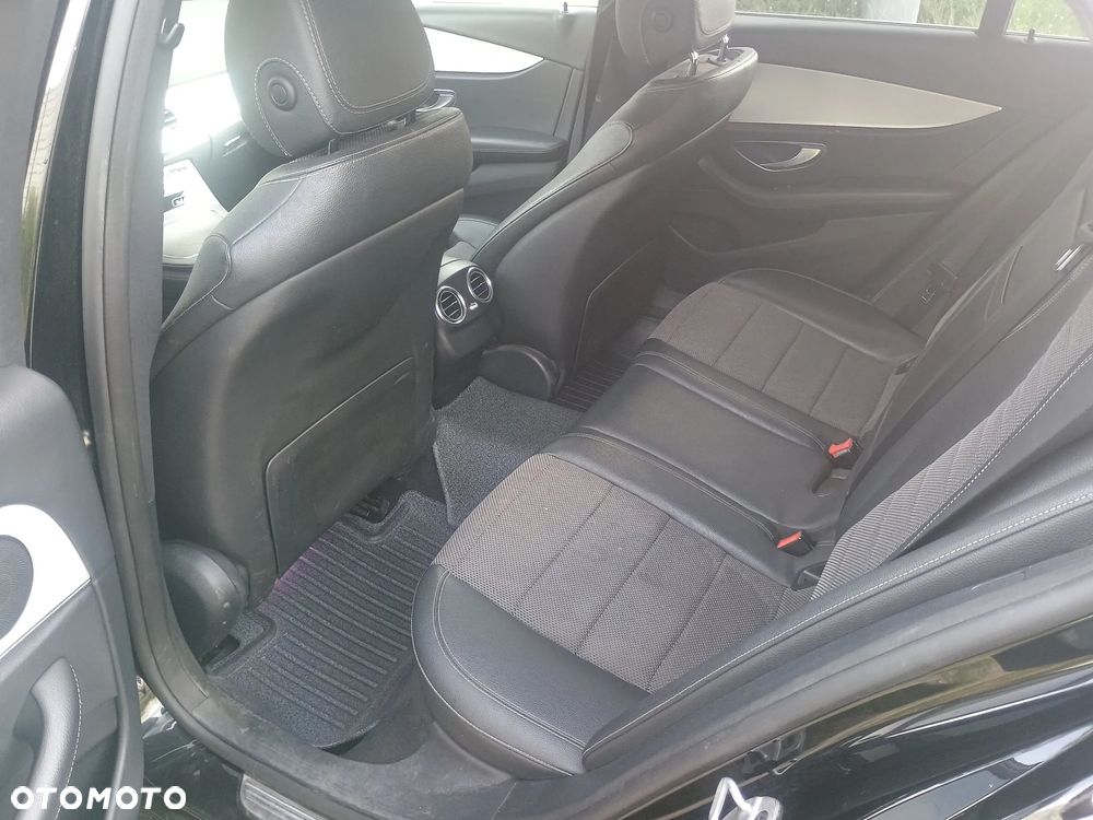 Mercedes-Benz Klasa E 220 d T 9G-TRONIC Avantgarde - 11
