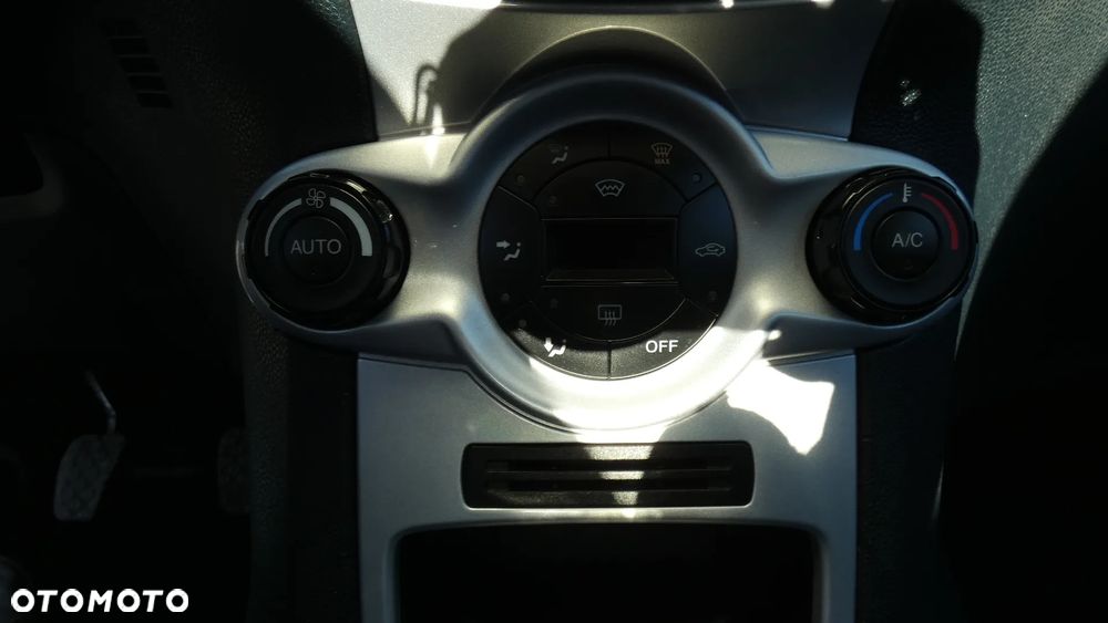 Ford Fiesta 1.25 Ambiente - 20