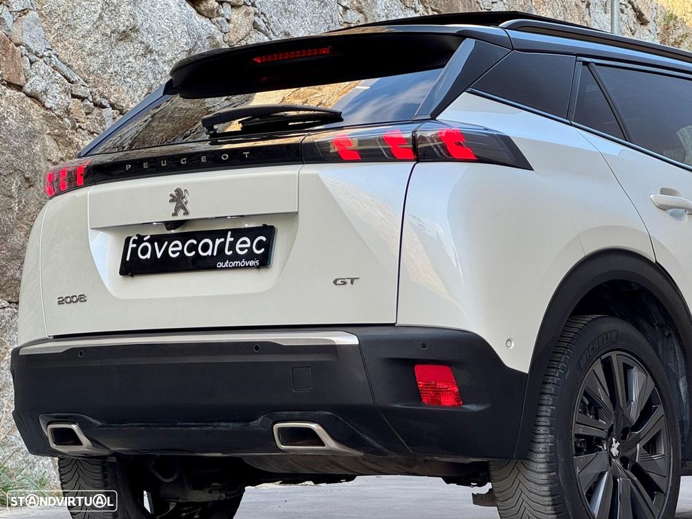 Peugeot 2008 PureTech 155 EAT8 GT - 4