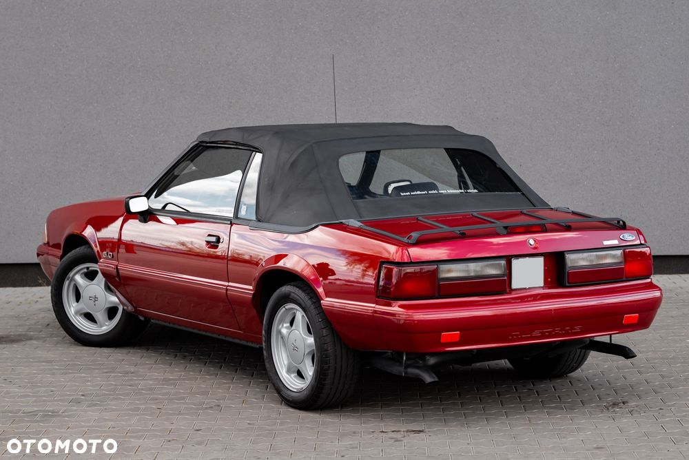 Ford Mustang 5.0 GT - 14