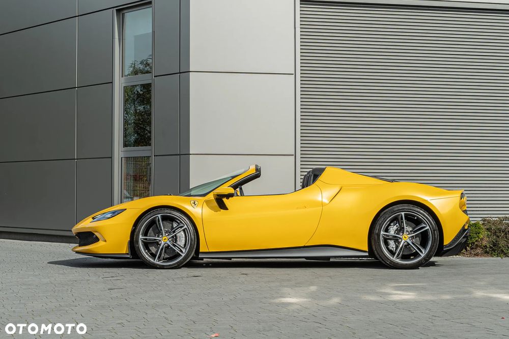 Ferrari 296 GTS - 6