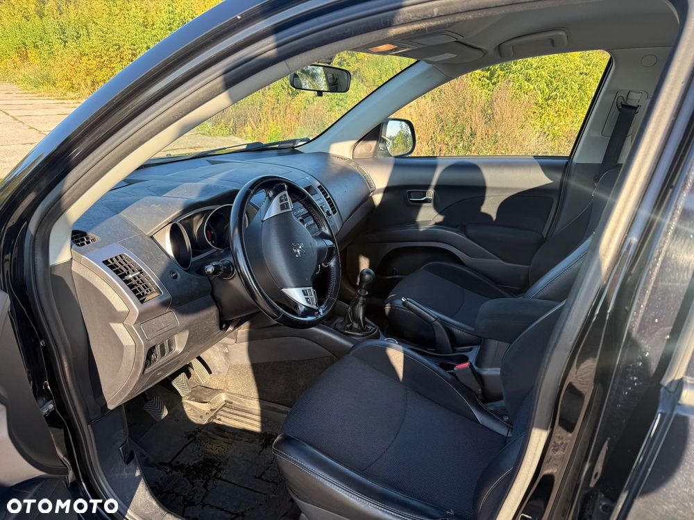 Peugeot 4007 - 10