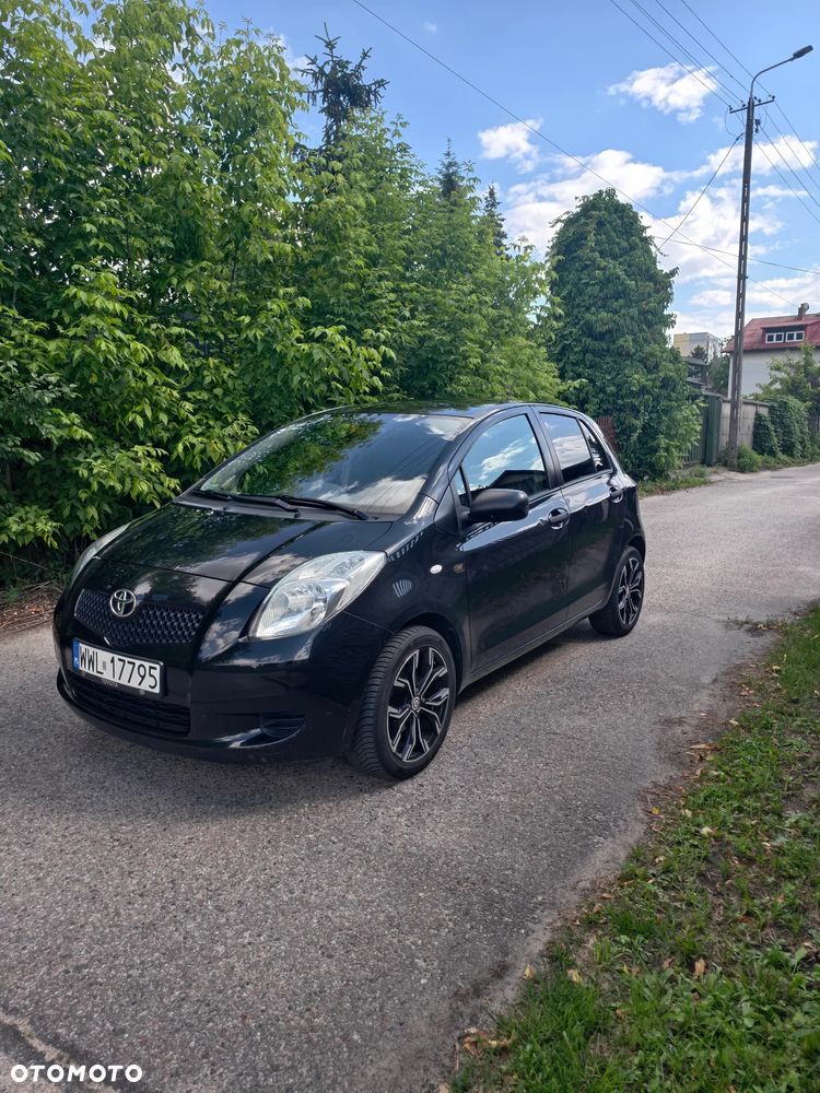 Toyota Yaris 1.3 Sol - 1