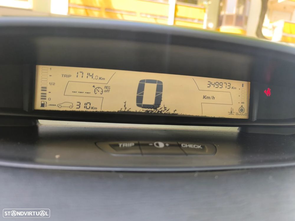 Citroën C4 1.6 HDi 110 VTS - 18