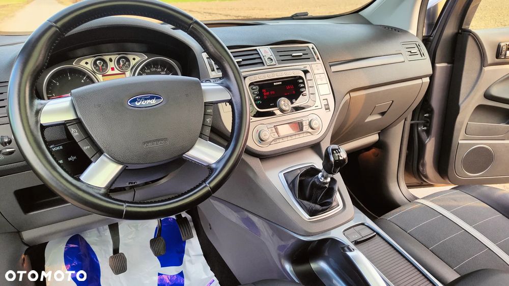 Ford Kuga 2.0 TDCi 4x4 Titanium - 31