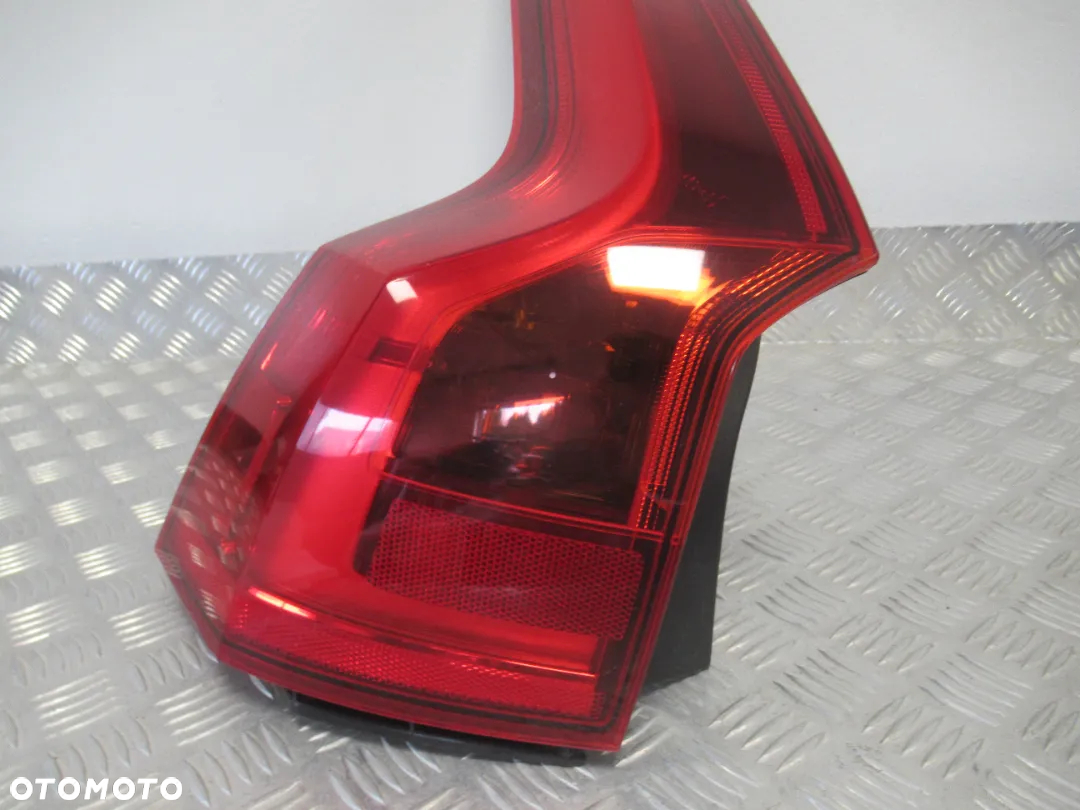 LAMPA TYLNA TYŁ LEWA VOLVO V90 LED 2016- - 4