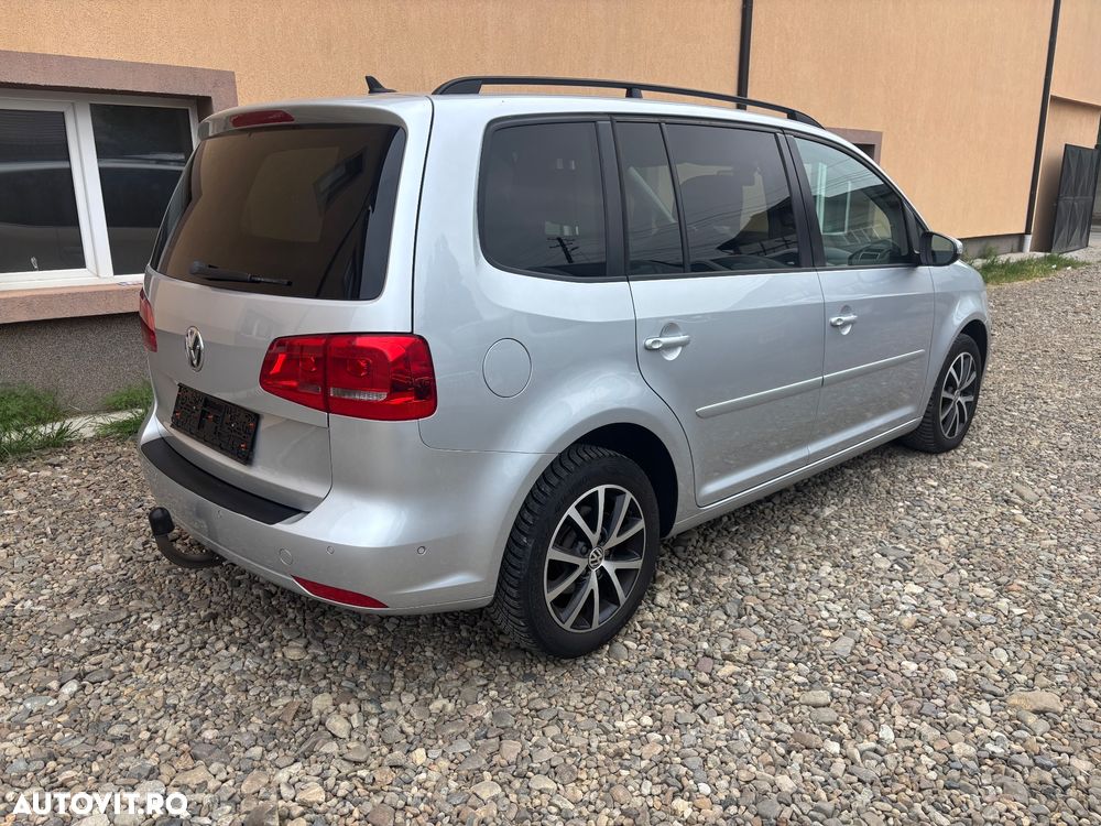 Volkswagen Touran 1.6 TDI DPF BlueMotion Technology DSG Comfortline - 3