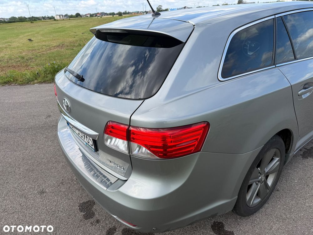 Toyota Avensis 2.0 D-4D Edition (2014) - 29