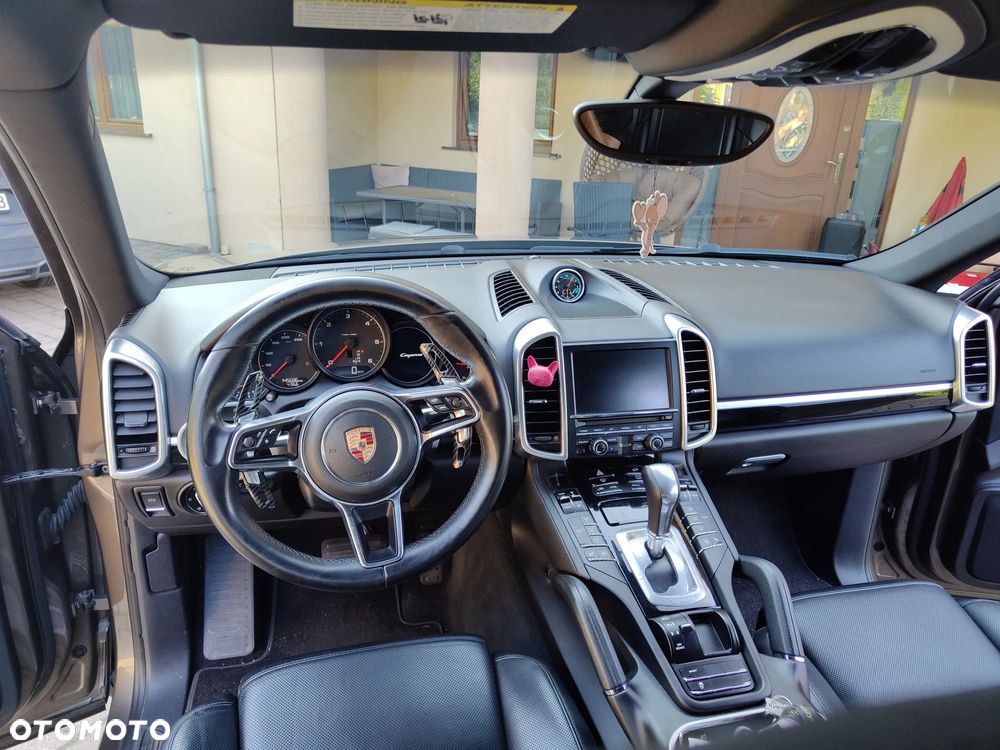 Porsche Cayenne Platinum Edition - 19