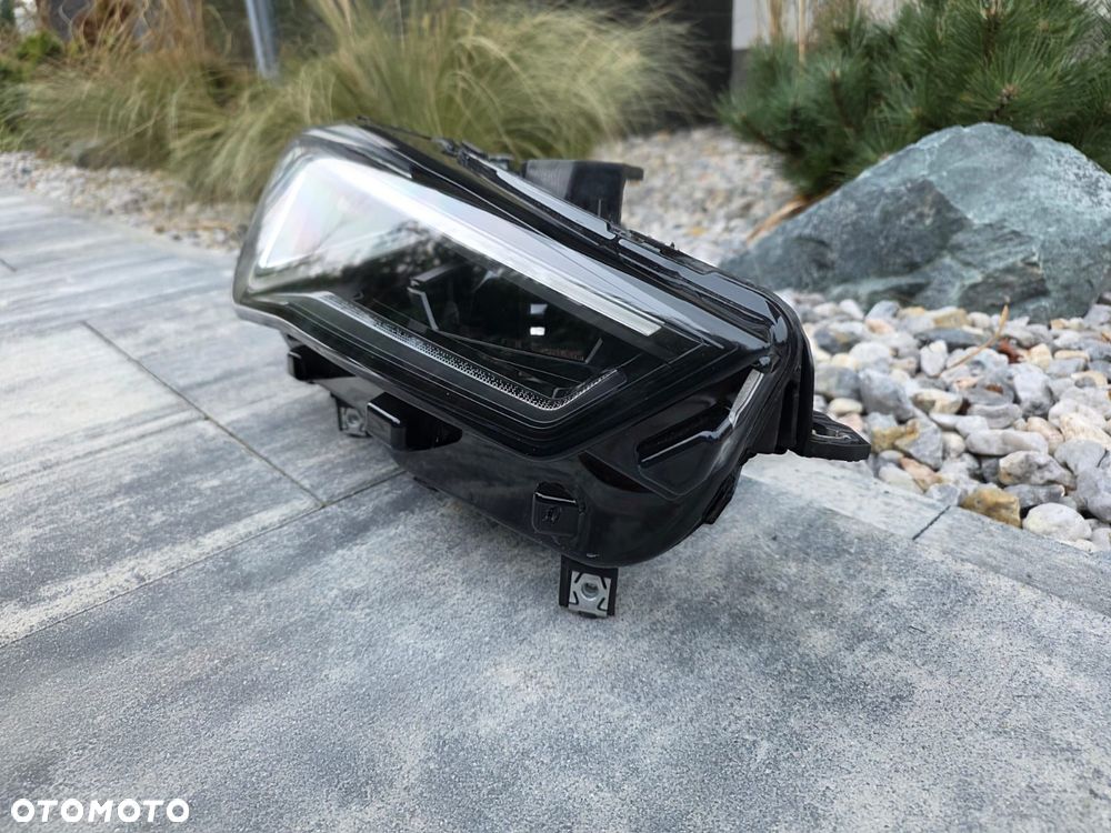 seat leon iv 4 lampa prawa przód full led matrix 5fb941036b - 3