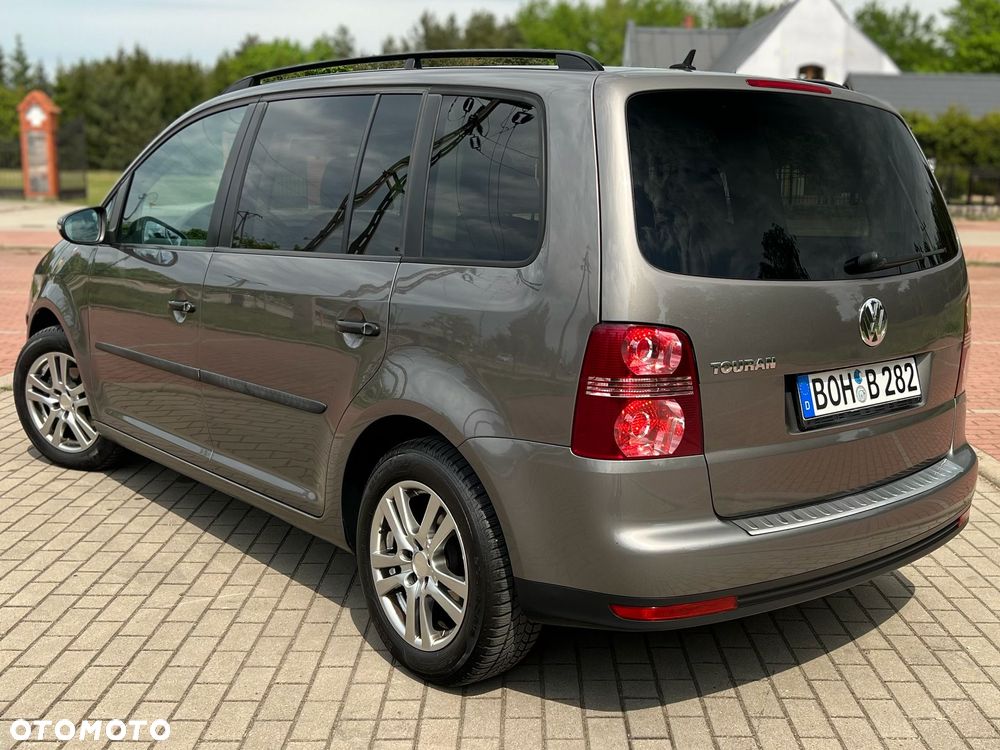 Volkswagen Touran 1.6 - 10