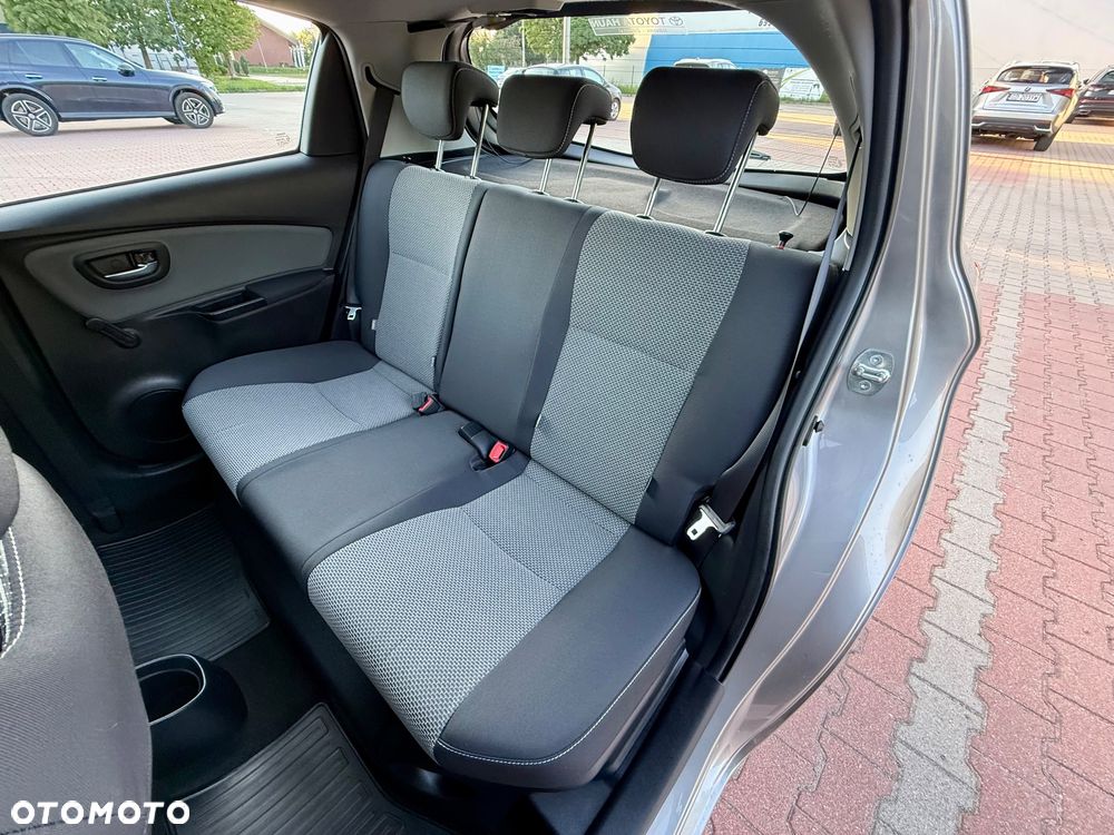 Toyota Yaris 1.5 VVT-i Comfort mit Design Paket - 19