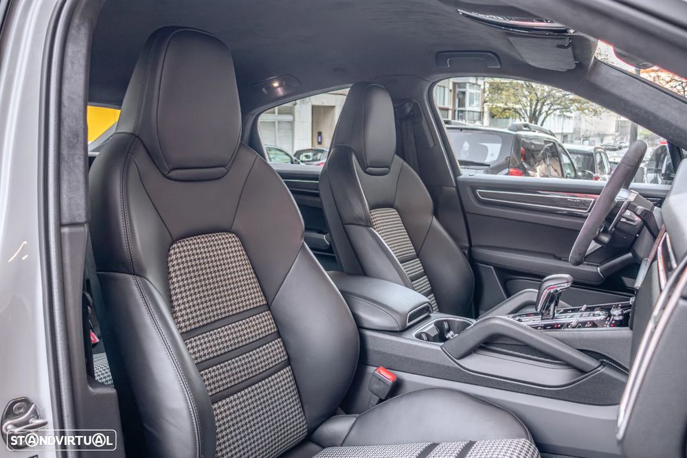 Porsche Cayenne Coupé E-Hybrid - 40