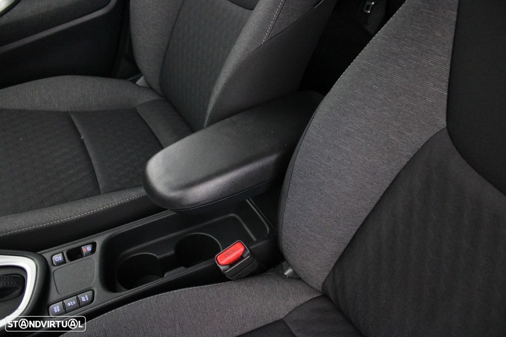 Toyota Yaris 1.5 HDF Exclusive - 24