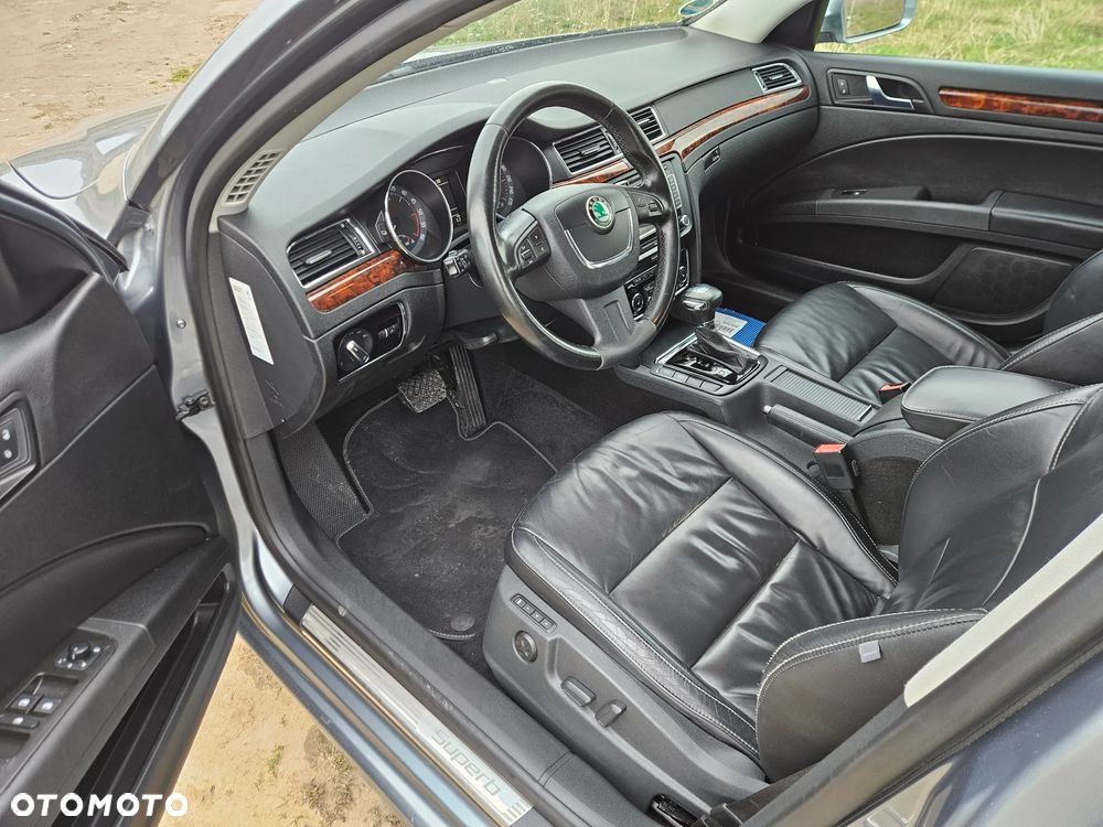 Skoda Superb 2.0 TDI DSG Elegance - 11