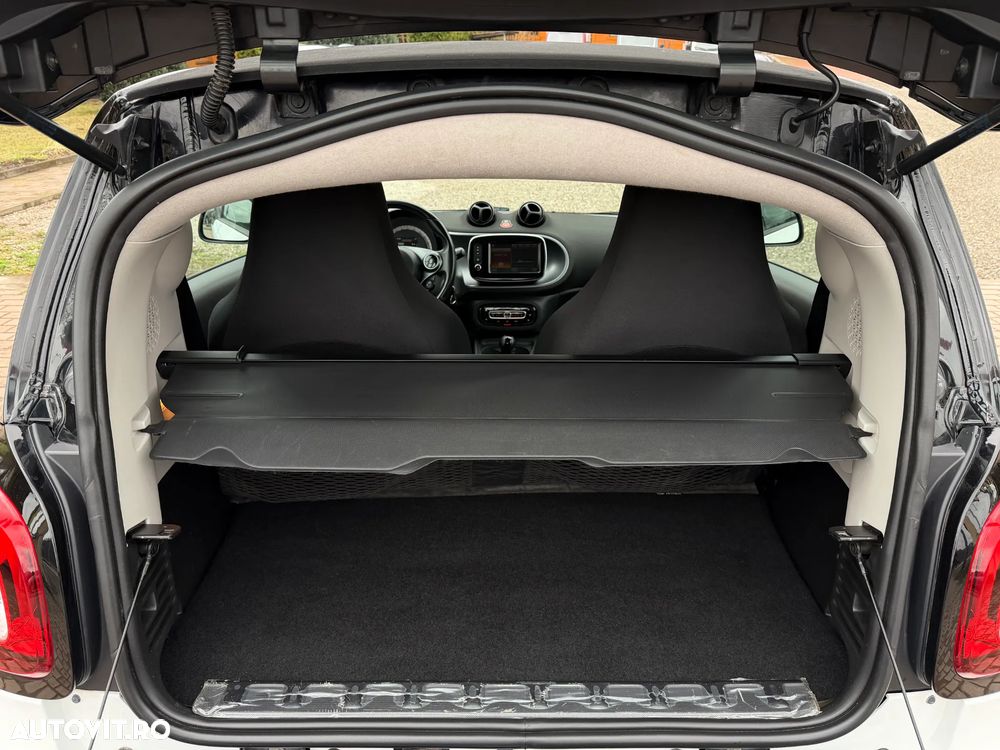 Smart Fortwo EQ - 10
