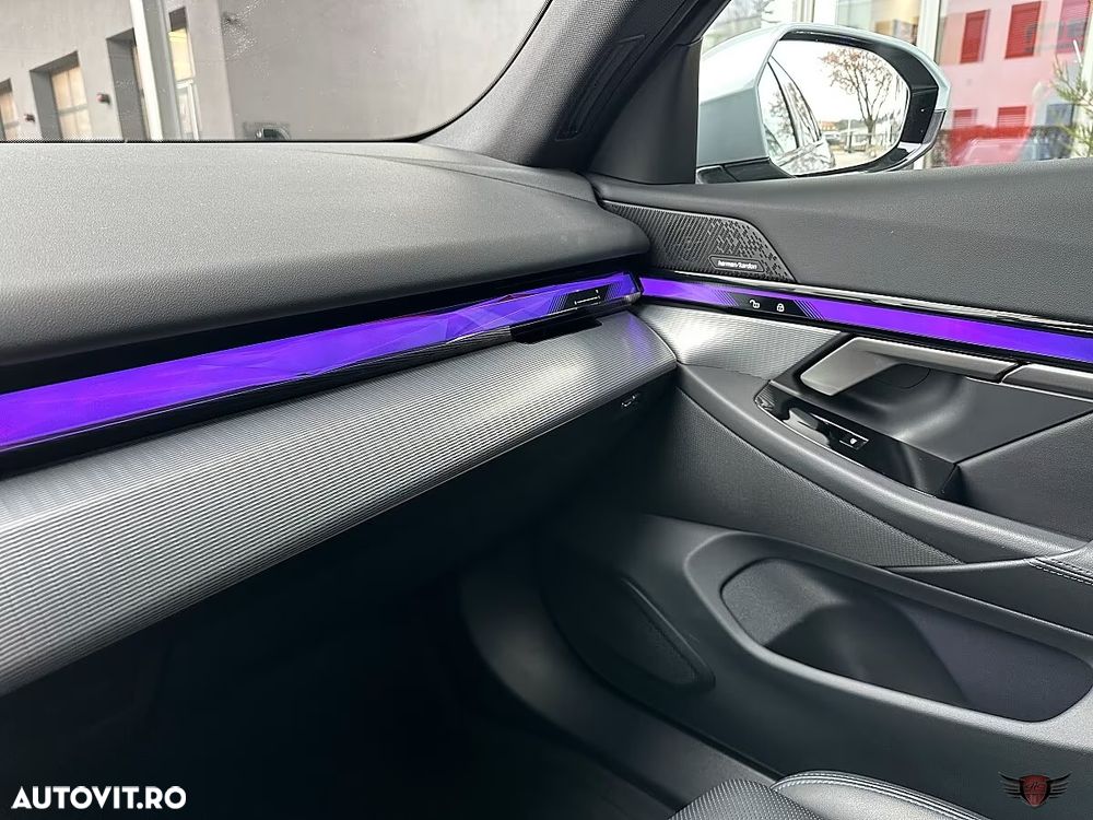 BMW Seria 5 530e xDrive Aut. - 11