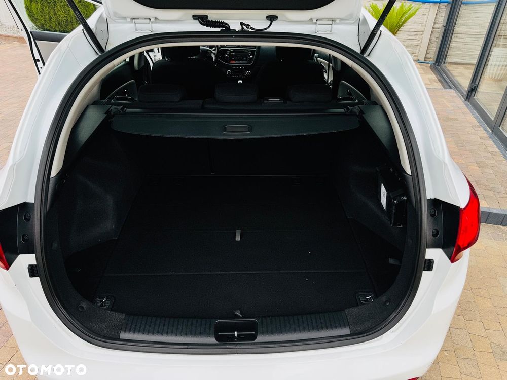 Kia Ceed 1.6 GDI Dream Team Edition - 9