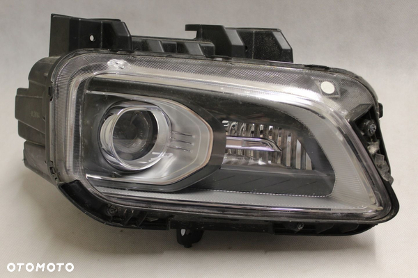 LAMPA PRAWY PRZÓD HYUNDAI KONA 024