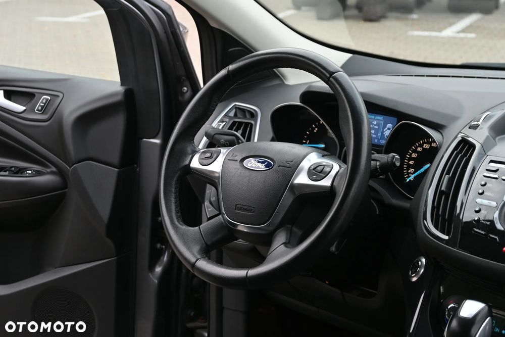 Ford Kuga 2.0 TDCi 4x4 Titanium - 28