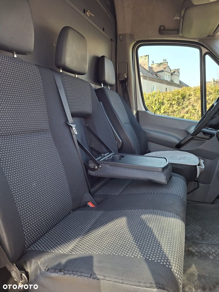Mercedes-Benz SPRINTER - 13