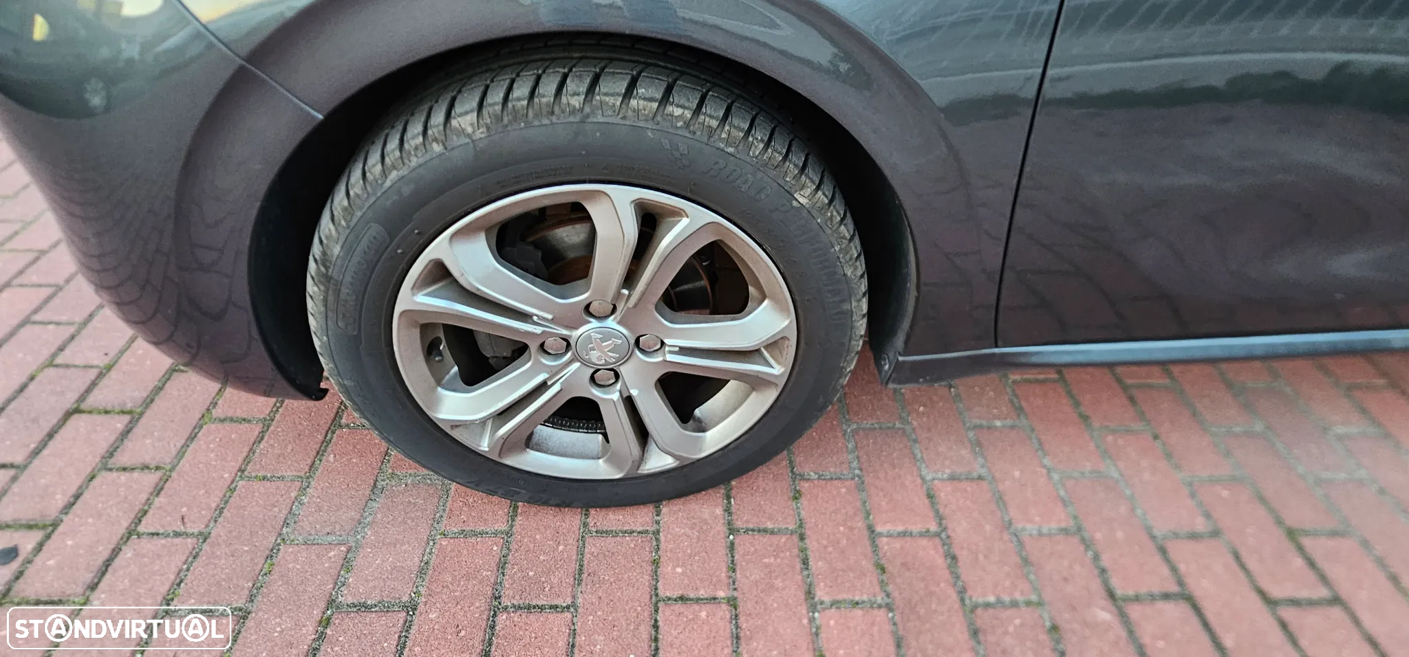 Peugeot 208 1.4 HDi SE Style - 16