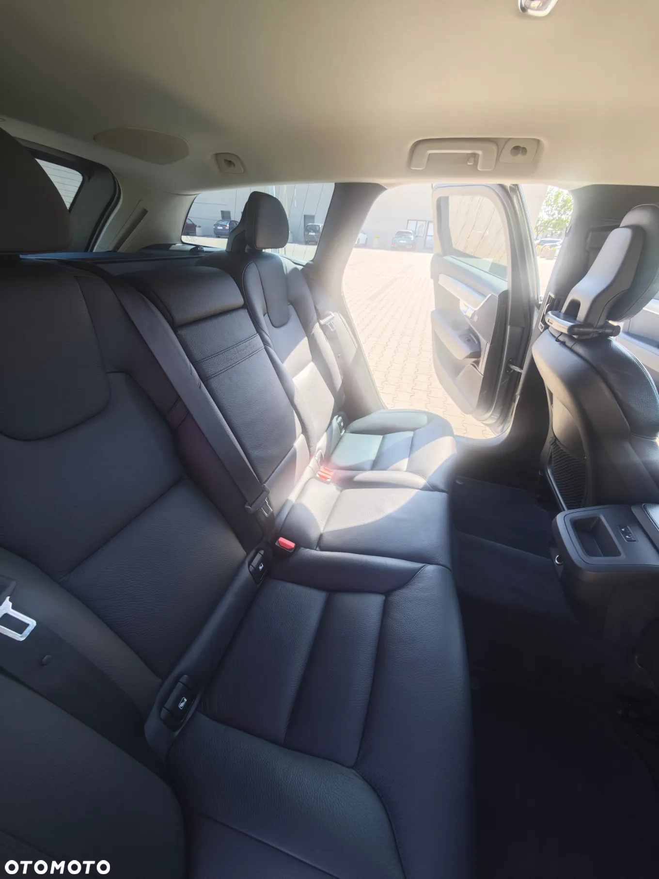 Volvo V90 D4 Momentum - 21