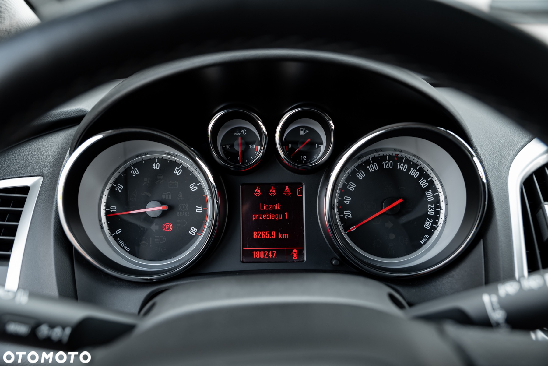 Opel Astra 1.6 Turbo Sport - 29