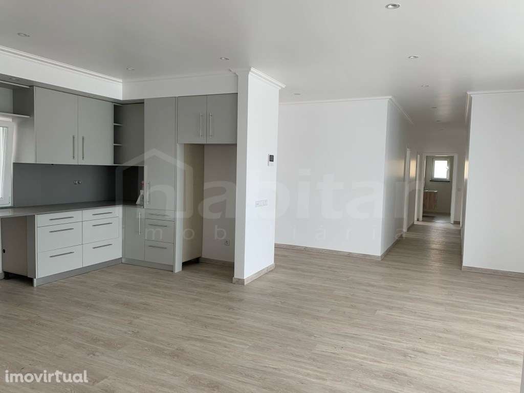 Moradia NOVA com Garagem e Piscina - Grande imagem: 4/29