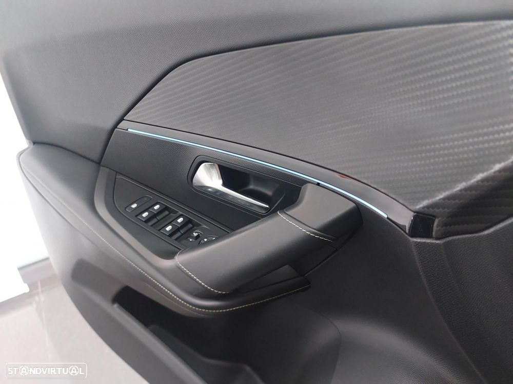 Peugeot 2008 1.2 PureTech GT Line - 19