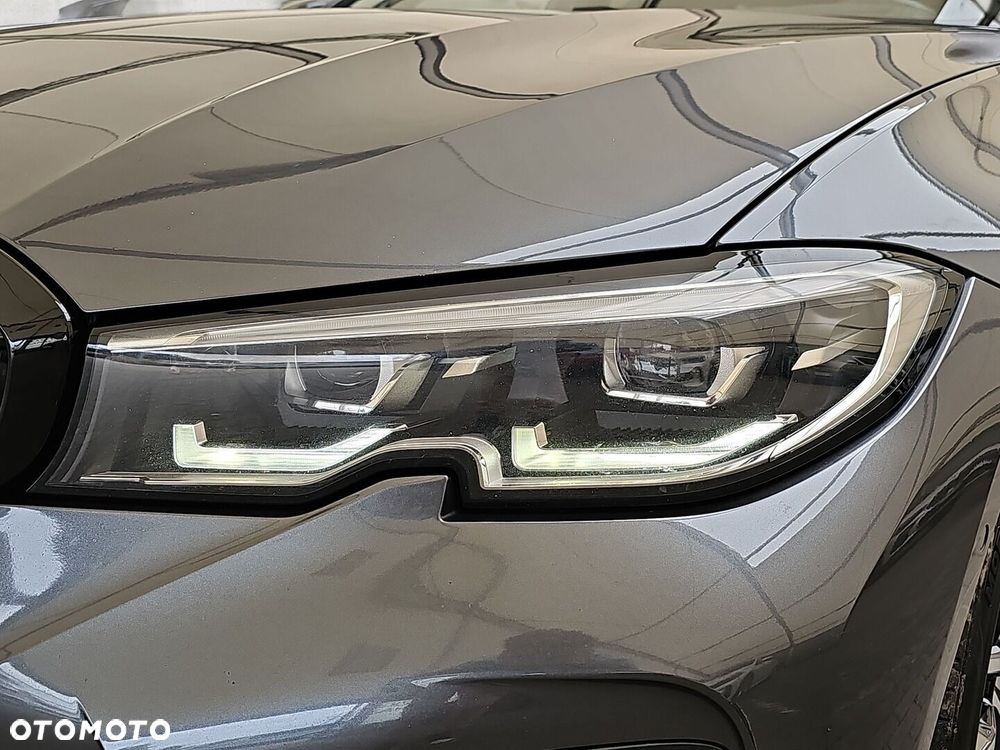 BMW Seria 3 320d xDrive - 36