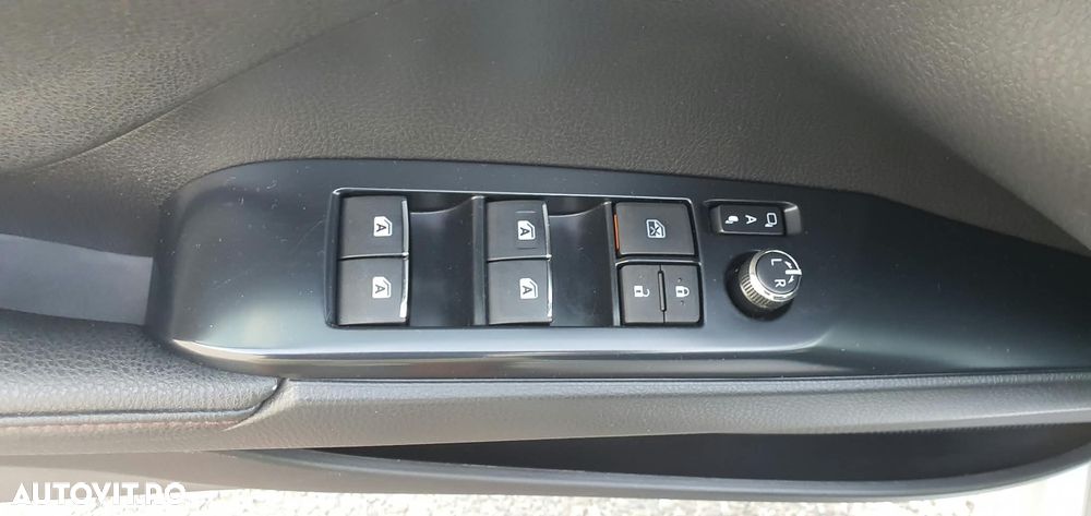 Toyota Camry 2.5 Exclusive - 12