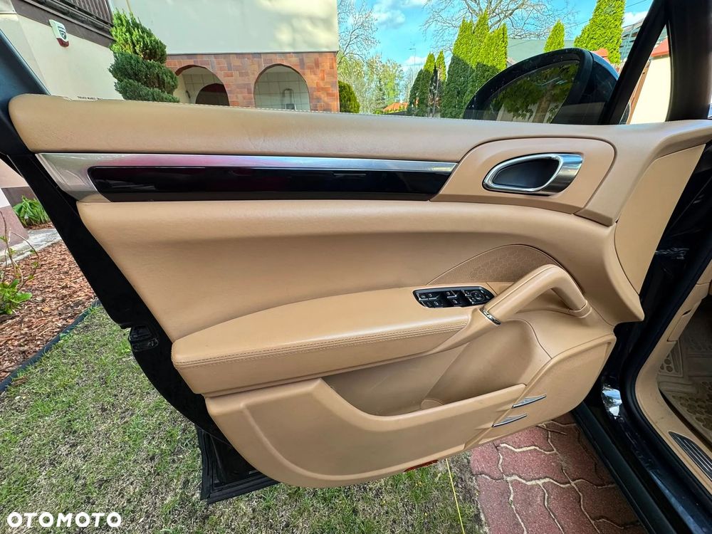 Porsche Cayenne - 12