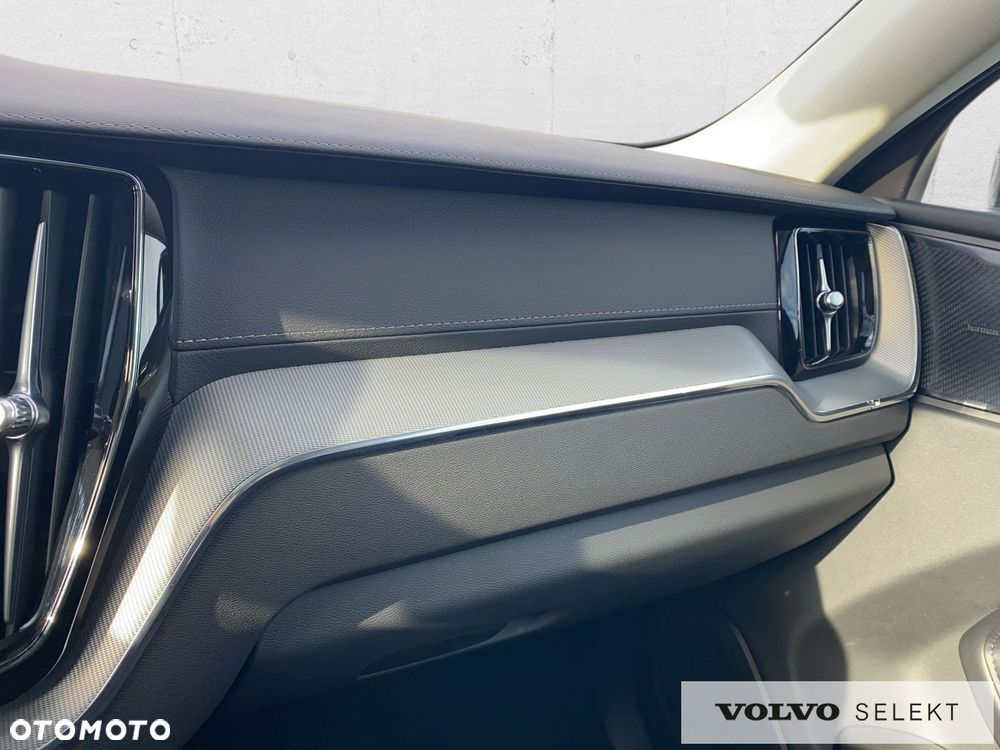 Volvo XC 60 - 25