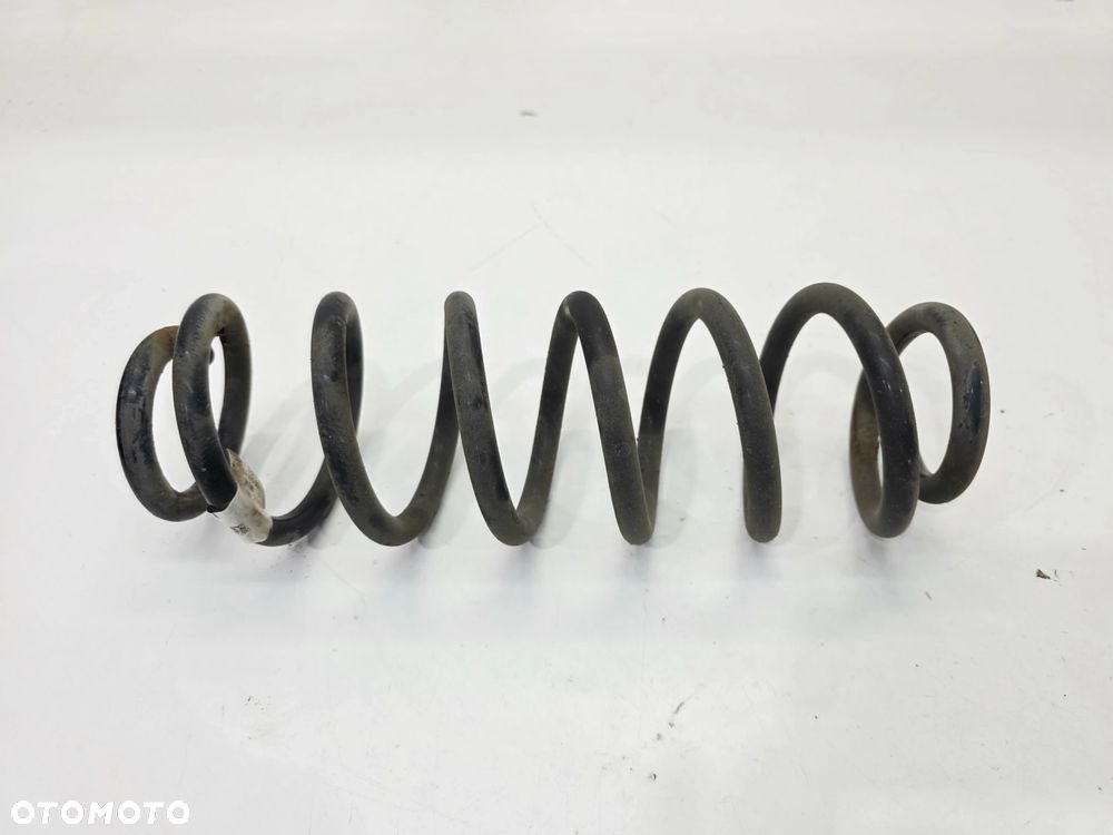 SPRĘŻYNA TYLNA LEWA LUB PRAWA AUDI A3 8V VOLKSWAGEN SEAT SKODA 5Q0511115FJ - 1