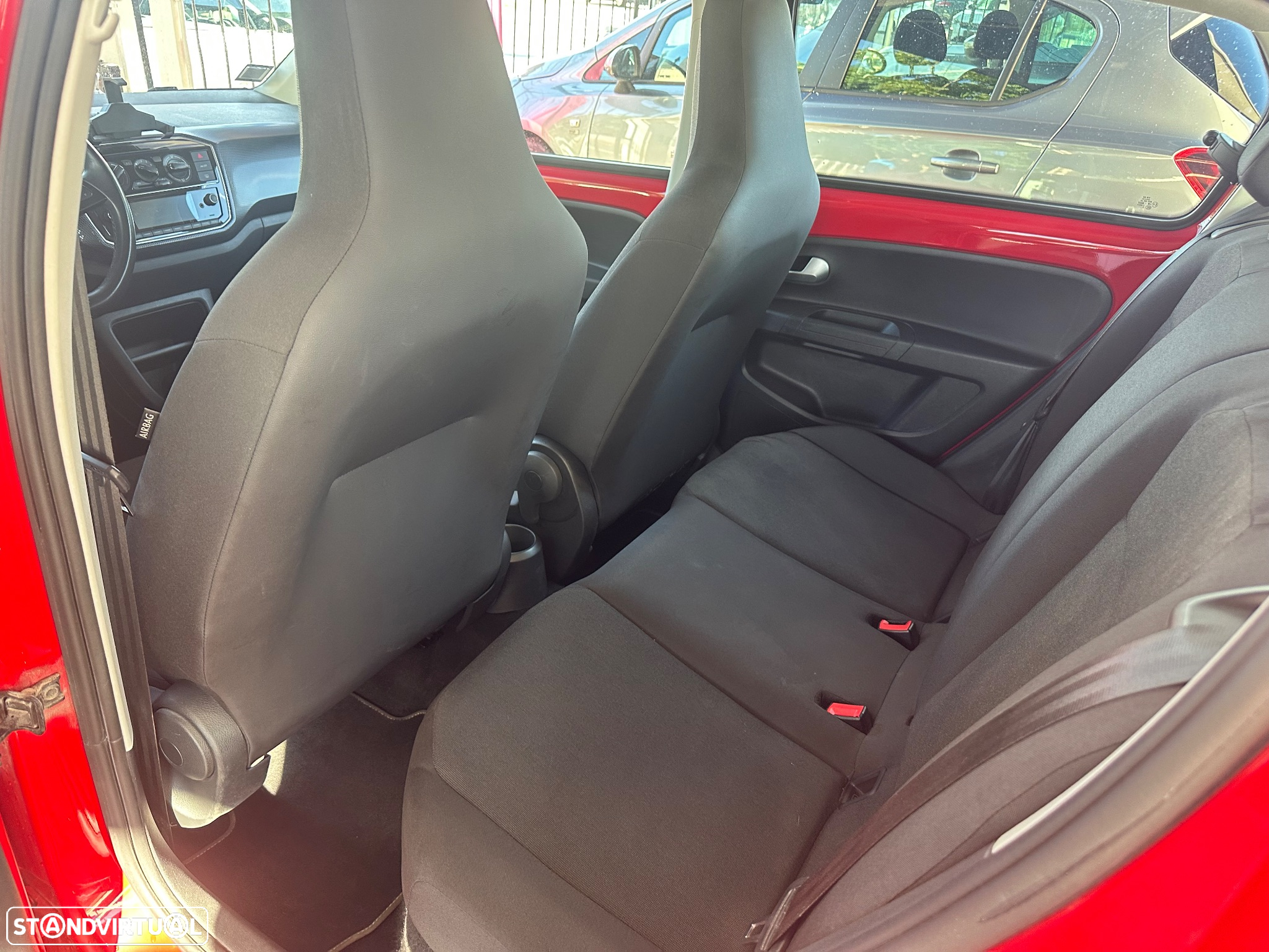 VW Up! 1.0 Move Color - 10