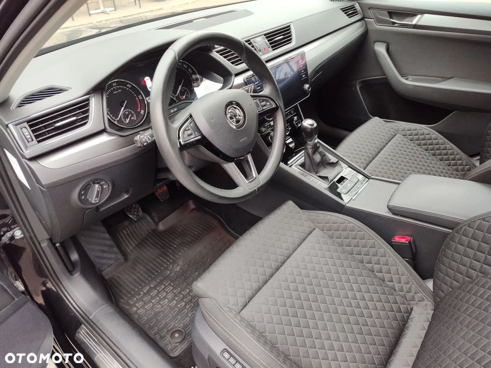 Skoda Superb 2.0 TDI Style - 17