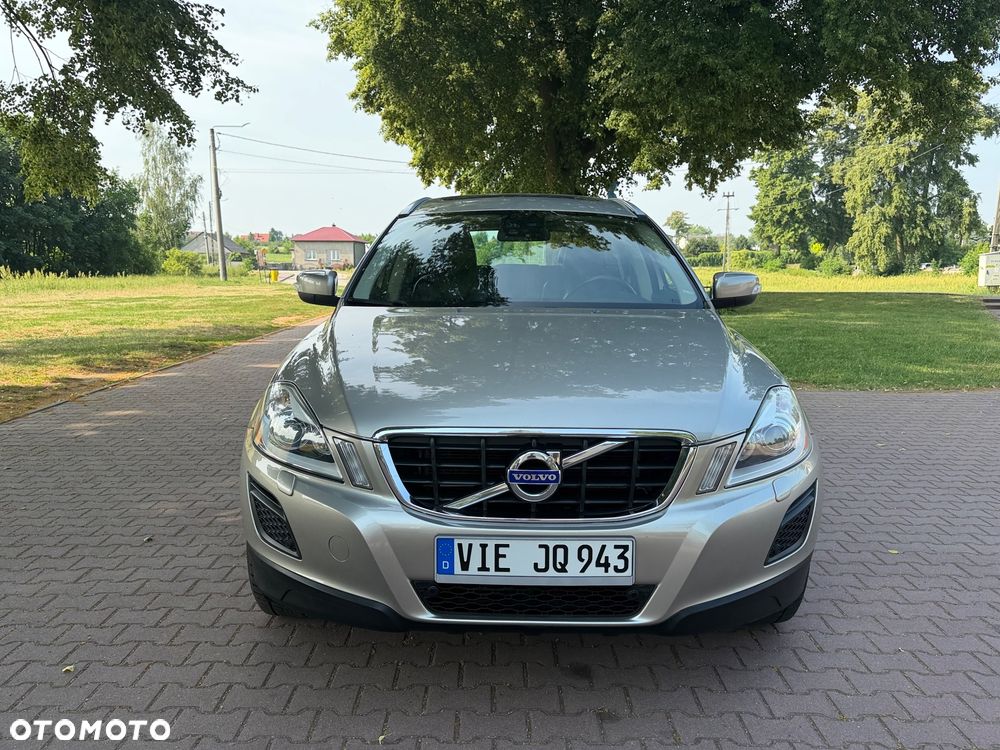 Volvo XC 60 2.0T Powershift Momentum - 8