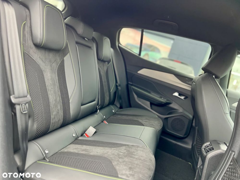 Peugeot 408 1.6 Plug-in Hybrid 240 GT Exclusive e-DCS7 - 16