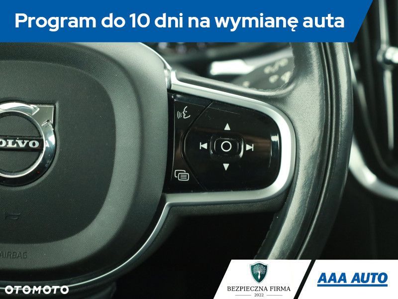 Volvo V60 Cross Country - 20