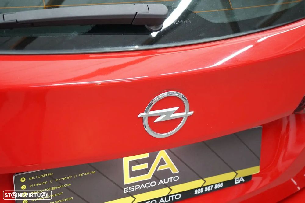 Opel Astra Sports Tourer - 12