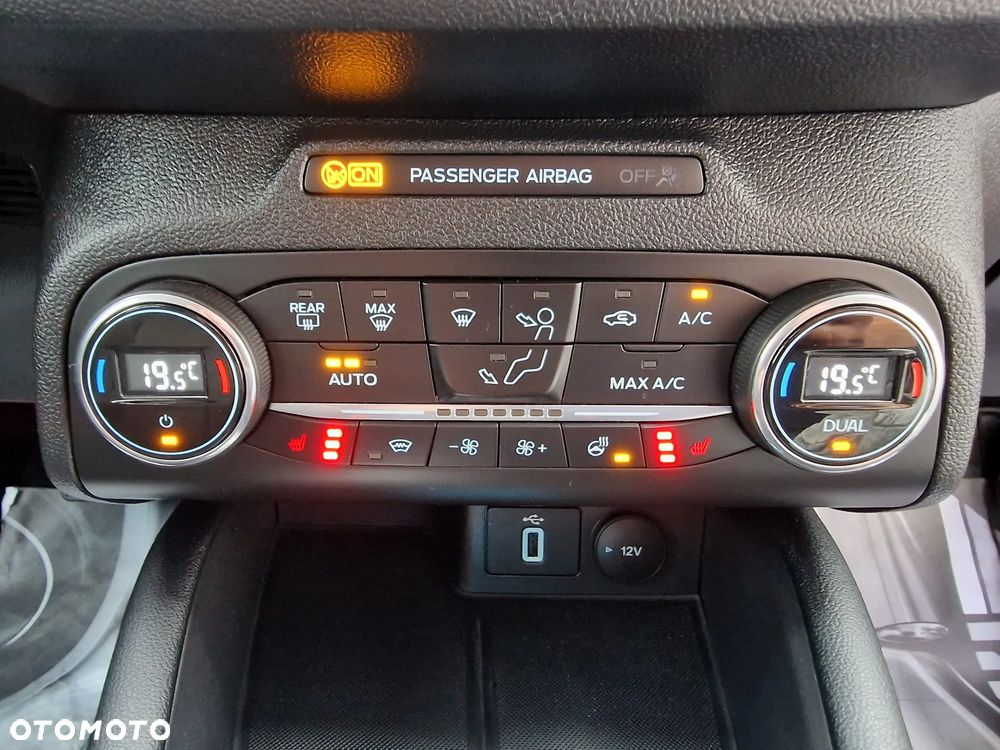 Ford Focus 2.0 EcoBlue Titanium X - 26