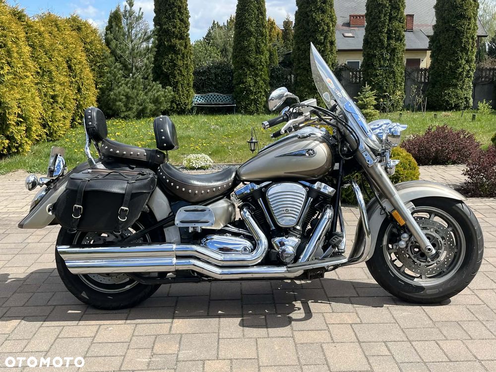 Yamaha Road Star - 2