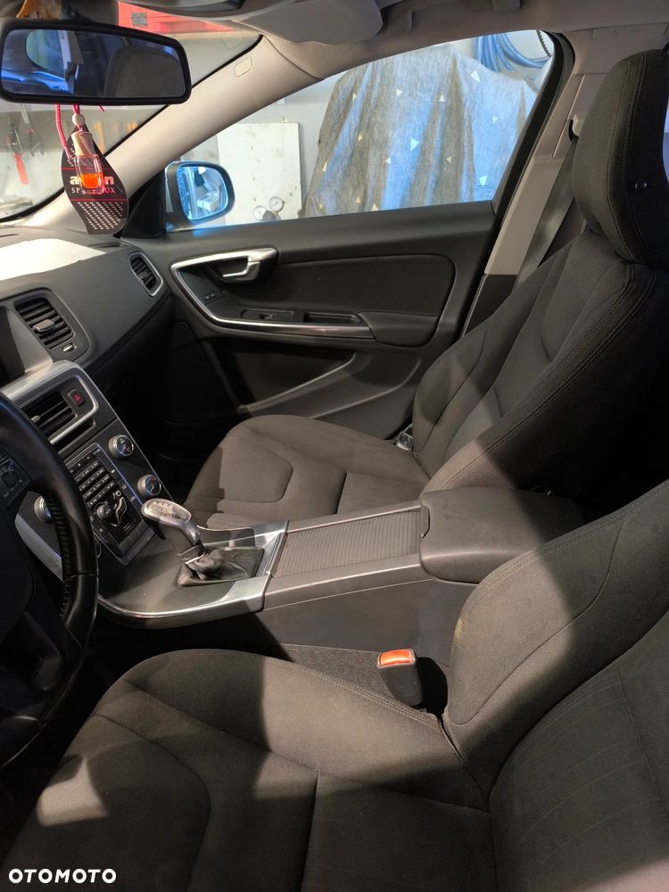 Volvo V60 D5 AWD Geartronic - 6