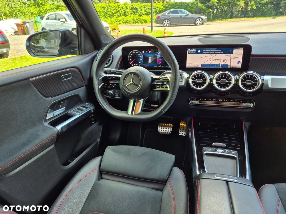 Mercedes-Benz GLB 200 AMG Line 7G-DCT - 24