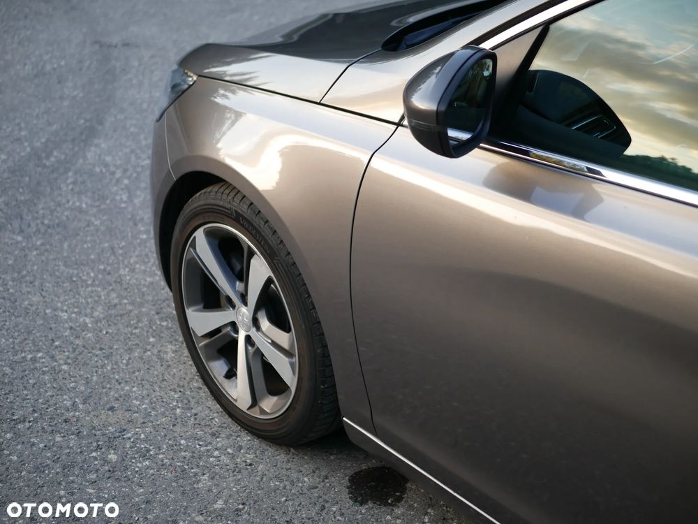Peugeot 308 1.6 e-HDi Allure S&S - 9