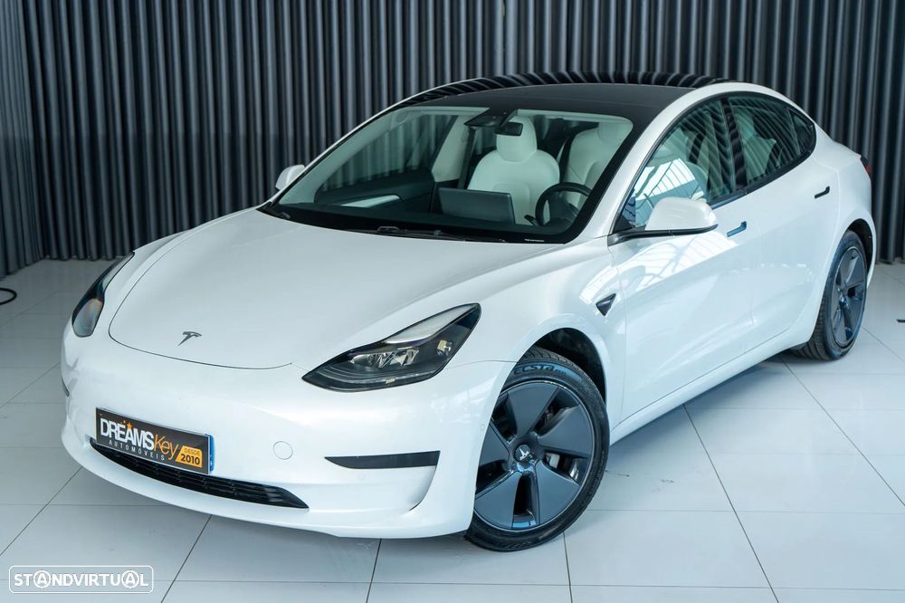 Tesla Model 3 - 11