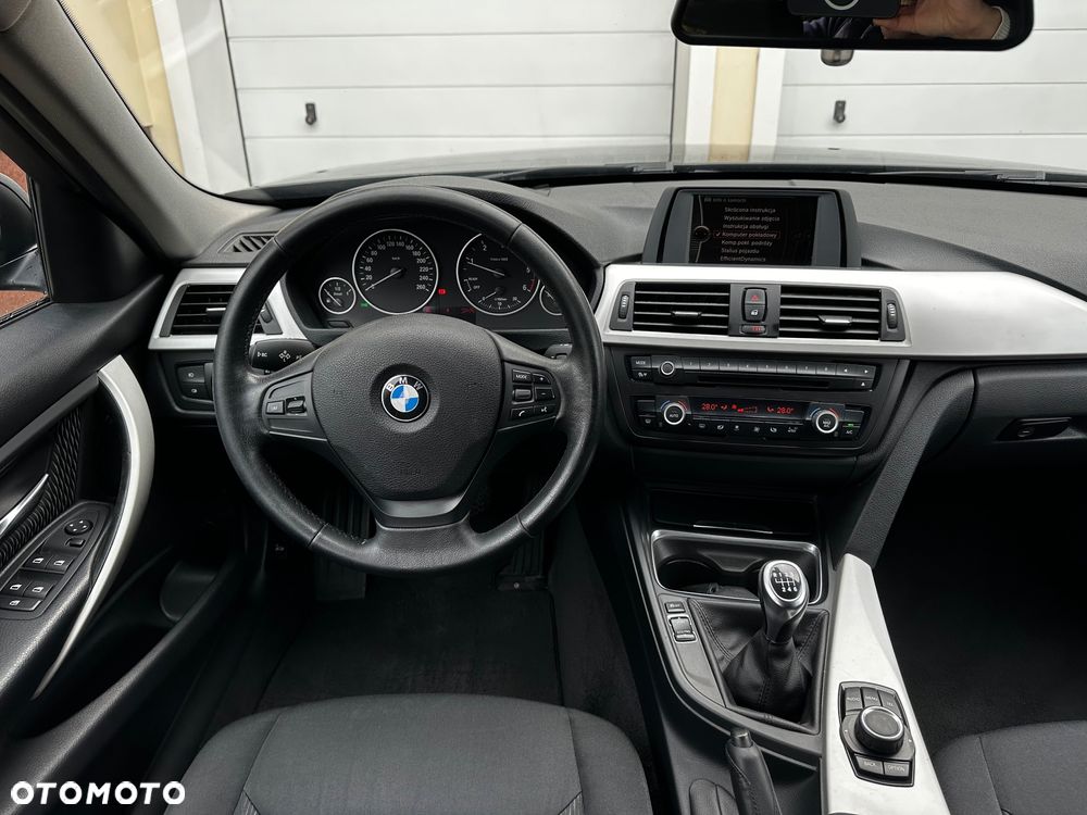 BMW Seria 3 320d - 21