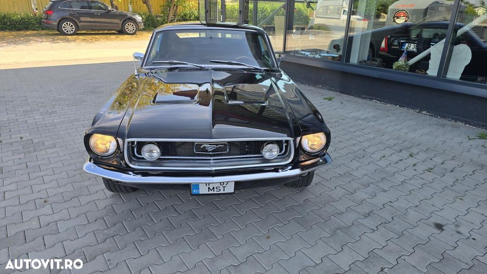 Ford Mustang - 6